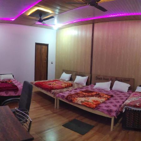 Hotel Trishul Inn Karnaprayag ภายนอก รูปภาพ