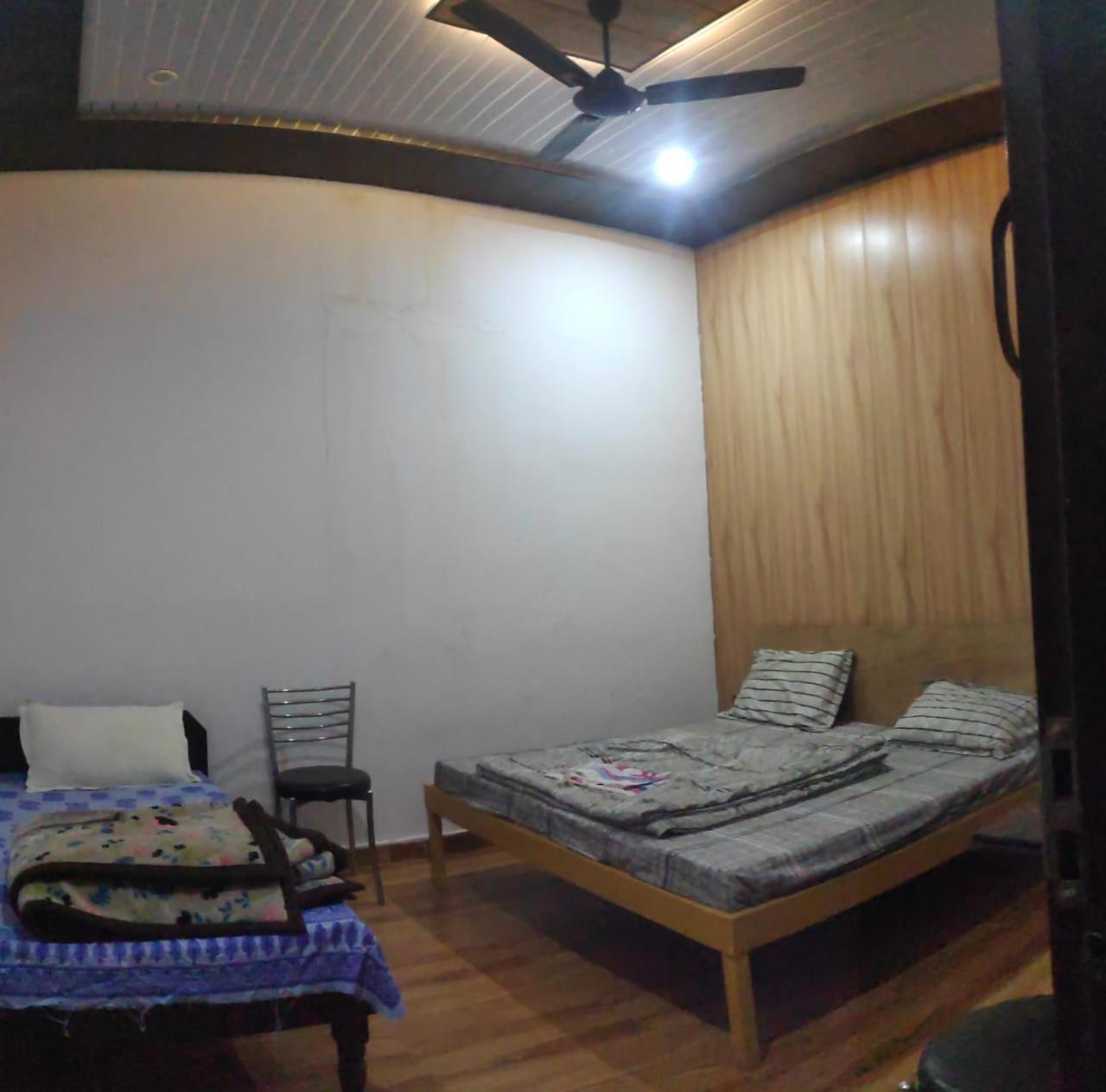 Hotel Trishul Inn Karnaprayag ภายนอก รูปภาพ